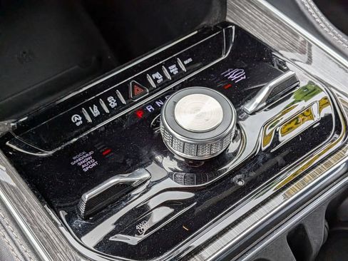 Used 2022 Jeep Wagoneer Series III AWD/4WD image 20