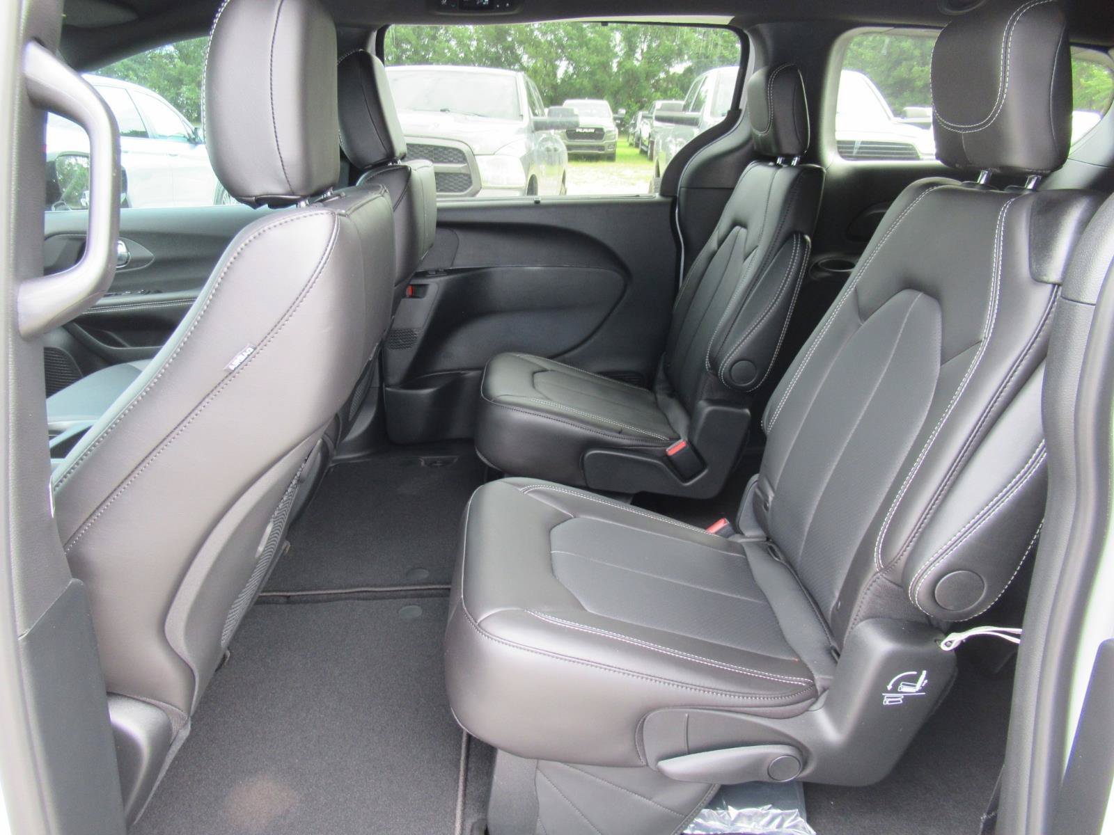 New 2026 Chrysler Voyager LX FWD image 31