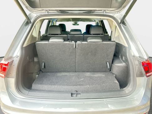 Used 2024 Volkswagen Tiguan Wolfsburg Edition FWD image 9