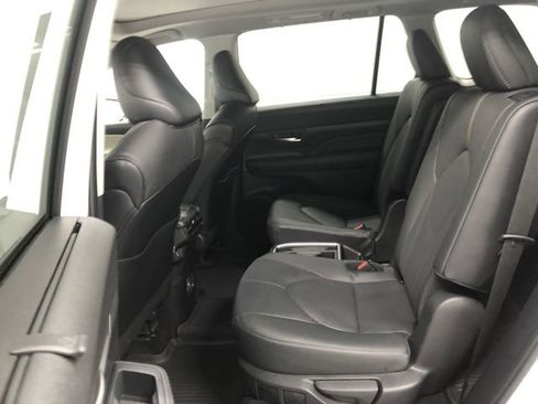 Used 2025 Toyota Grand Highlander AWD image 26