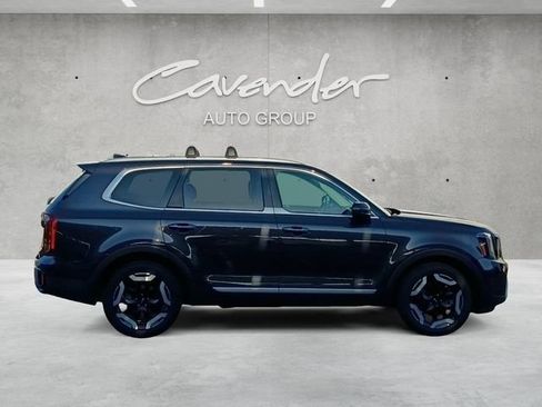 Used 2025 Kia Telluride S AWD/4WD image 17