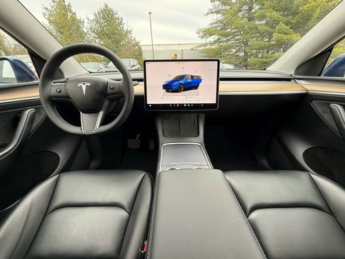 Used 2023 Tesla Model Y Long Range image 2