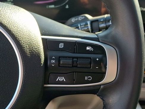 Certified 2025 Kia Sportage EX image 22