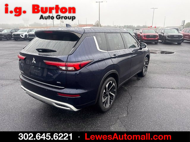 Used 2023 Mitsubishi Outlander SEL FWD image 3