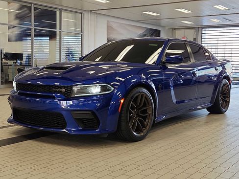 Used 2022 Dodge Charger SRT Hellcat w/ Harman/Kardon Audio Group image 3