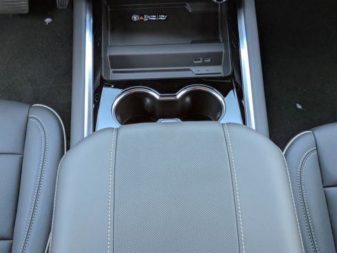 New 2026 Chevrolet Suburban Premier RWD image 6
