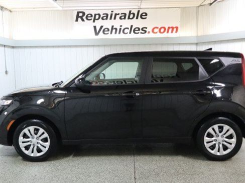 Used 2021 Kia Soul LX FWD image 1