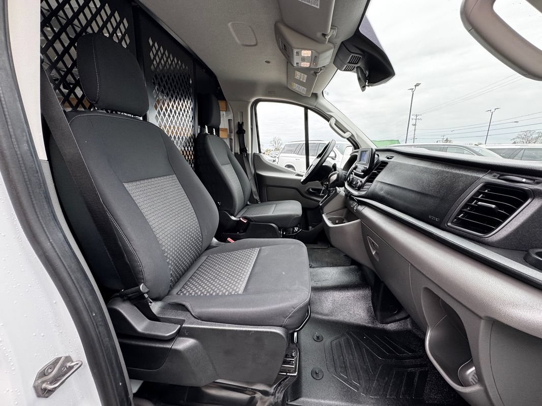 Used 2024 Ford Transit 250 Low Roof AWD w/ Exterior Upgrade Package image 29