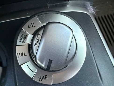 Used 2024 Toyota 4Runner Limited AWD/4WD image 22