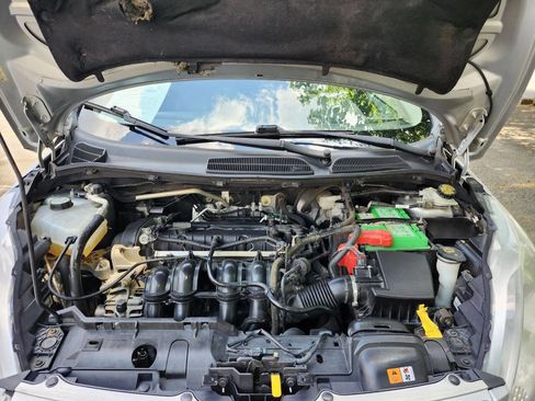 Used 2012 Ford Fiesta SE image 17