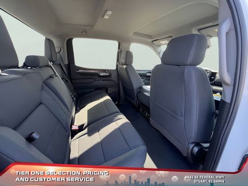 New 2025 GMC Sierra 1500 Elevation image 17