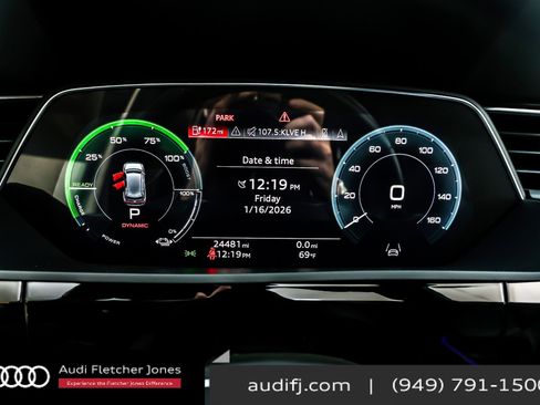 Used 2022 Audi e-tron Chronos image 19
