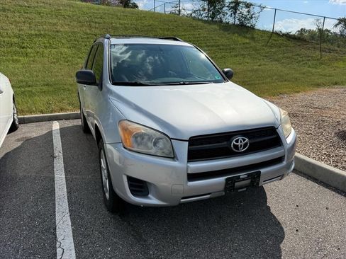 Used 2012 Toyota RAV4 FWD w/ Upgrade Value Pkg image 3