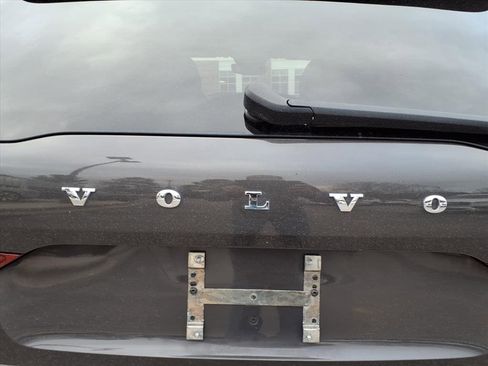 Certified 2023 Volvo XC60 B5 Plus w/ Protection Package Premier image 5