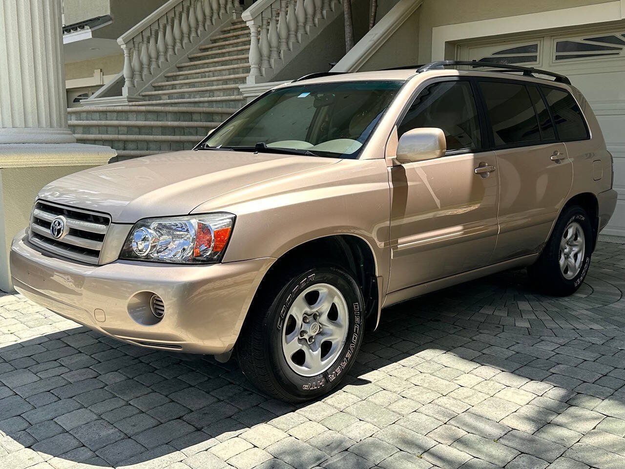 Used 2005 Toyota Highlander 2WD V6 w/ 3rd Row image 27