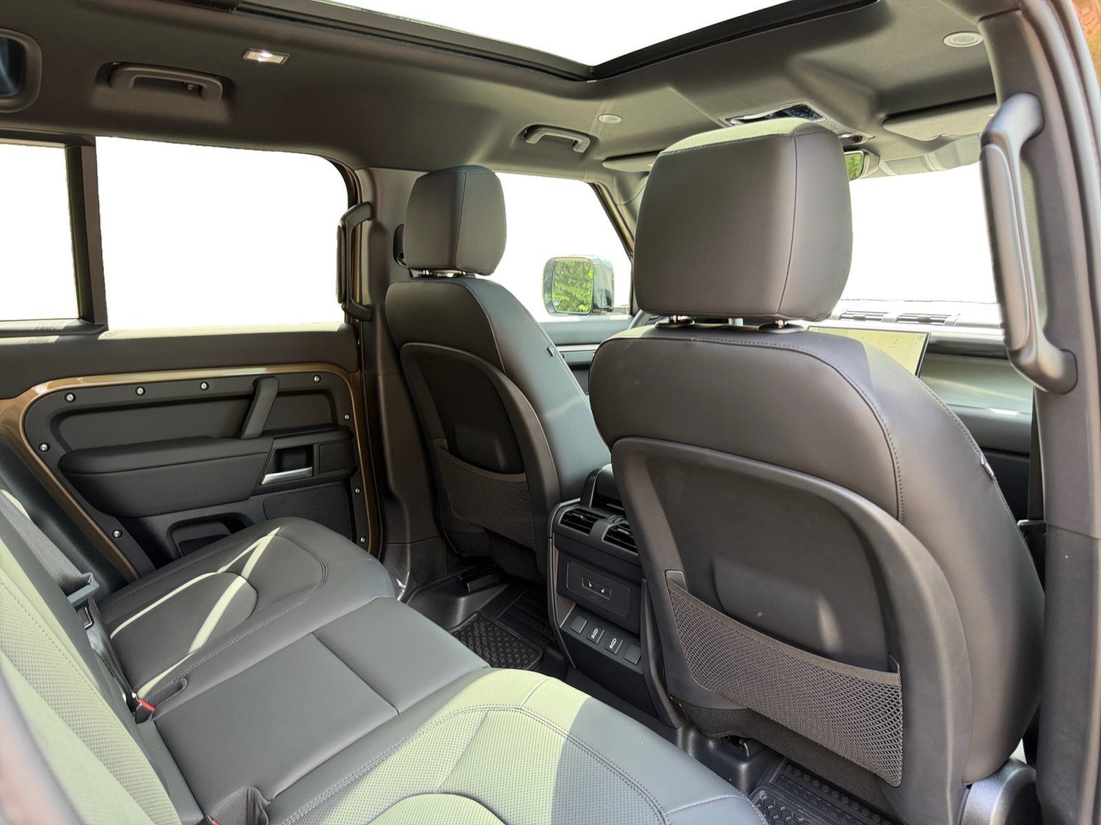 New 2026 Land Rover Defender 110 X-Dynamic SE AWD/4WD image 20