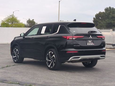 Used 2024 Mitsubishi Outlander SE image 7