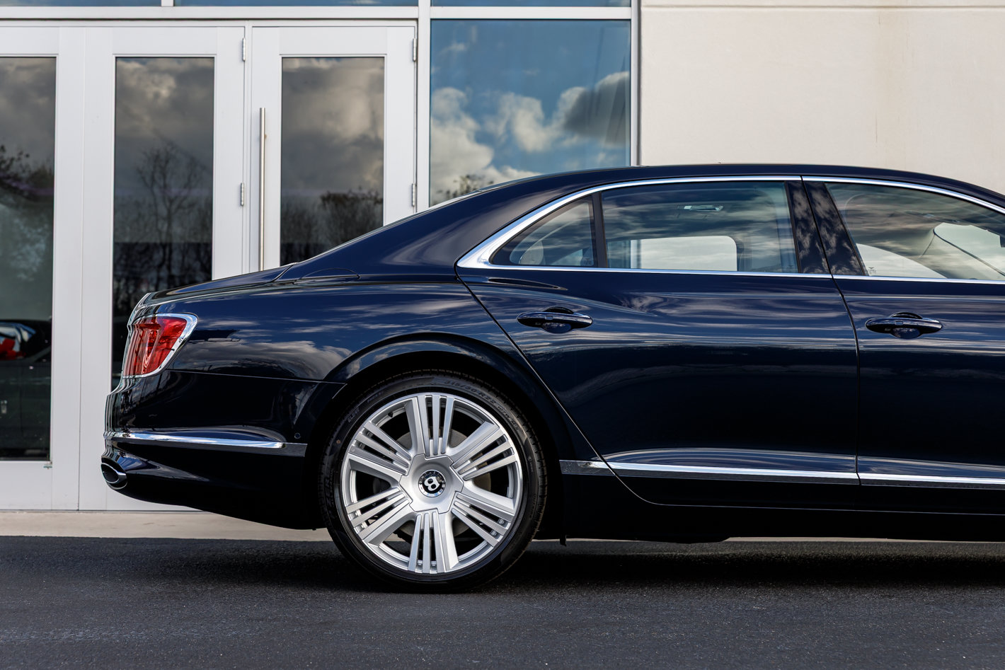 Used 2026 Bentley Flying Spur Azure AWD/4WD image 17