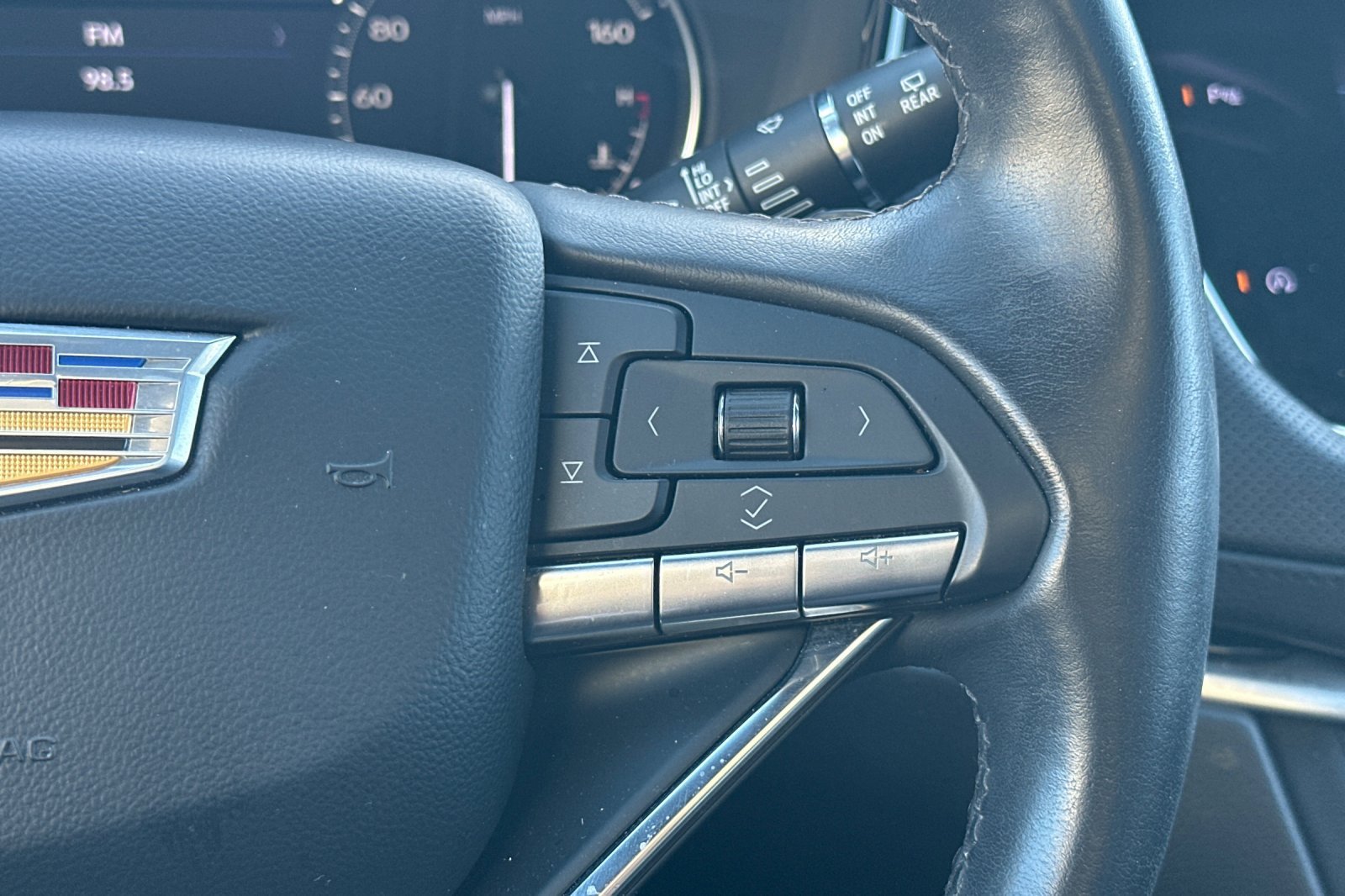 Used 2024 Cadillac XT6 Luxury FWD image 32