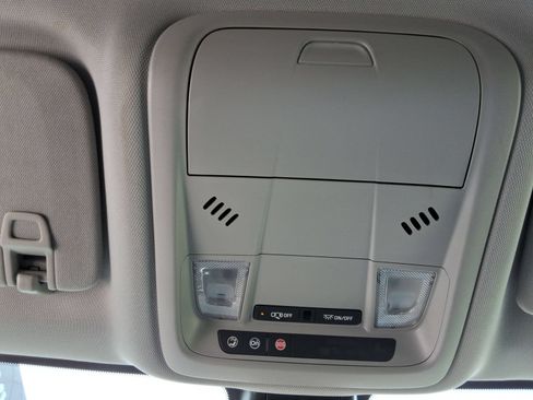 Used 2024 Chevrolet Blazer LT AWD/4WD image 19