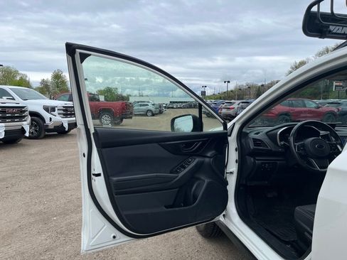 Used 2019 Subaru Crosstrek 2.0i Premium AWD/4WD image 16