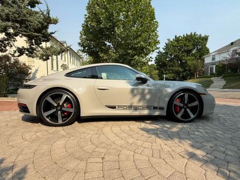 Used 2024 Porsche 911 Carrera 4S AWD/4WD image 2