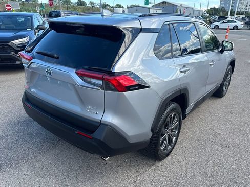Used 2022 Toyota RAV4 XLE Premium AWD/4WD image 9