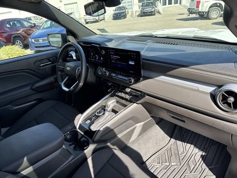 Used 2024 Chevrolet Colorado LT w/ LT Convenience Package image 13