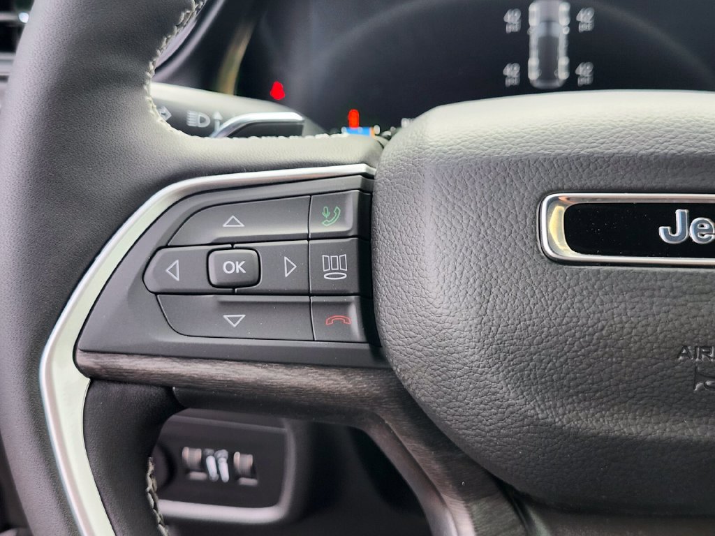 New 2026 Jeep Grand Cherokee Altitude AWD/4WD image 30