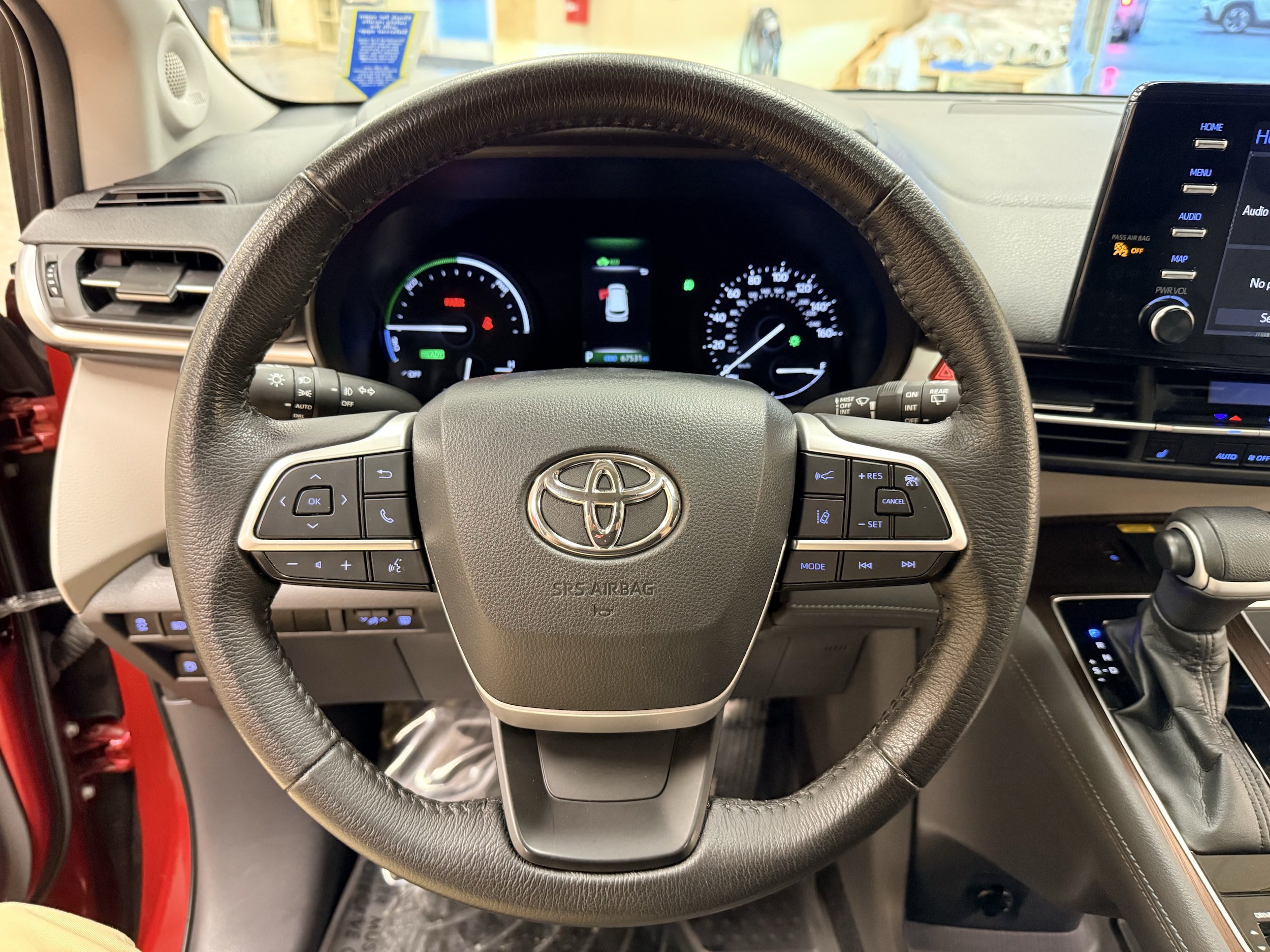 Used 2021 Toyota Sienna XLE w/ XLE Plus Package FWD image 13