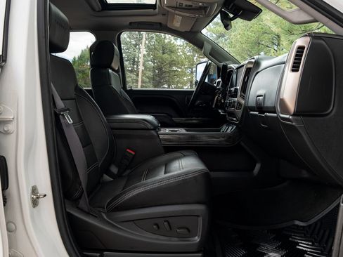 Used 2015 GMC Sierra 2500 Denali w/ Duramax Plus Package AWD/4WD image 30