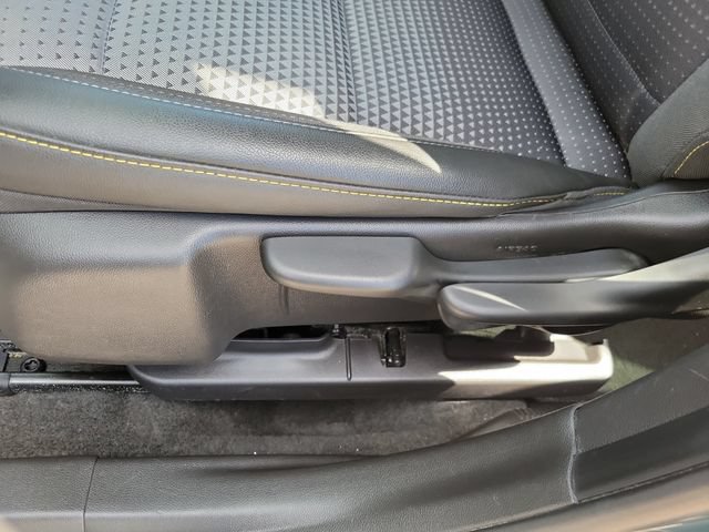 Used 2025 Chevrolet Trax LT FWD image 27