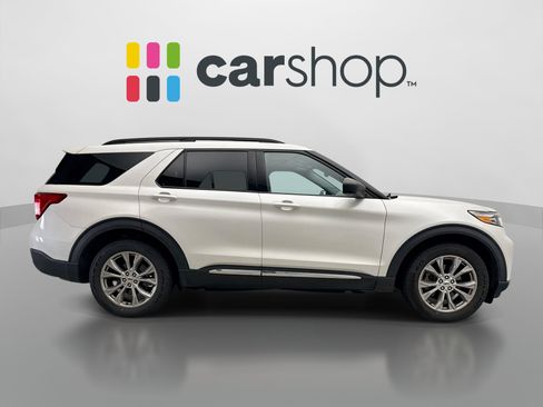 Used 2020 Ford Explorer XLT w/ Equipment Group 202A AWD/4WD image 6