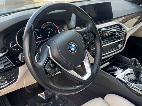 Used 2018 BMW 530e RWD image 40