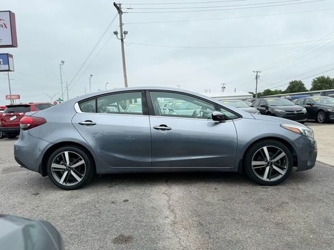 Used 2018 Kia Forte EX FWD image 2