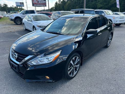 Used 2017 Nissan Altima 2.5 SR image 2