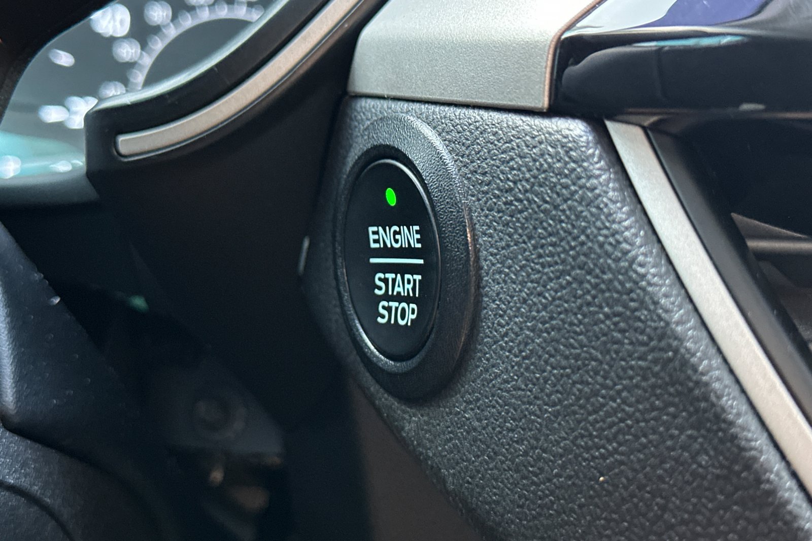 Used 2022 Ford Escape SE w/ SE Sport Appearance Package FWD image 23