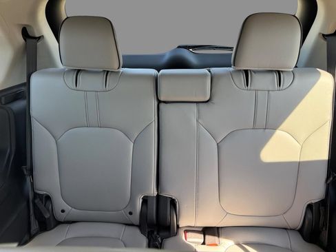 Used 2025 Honda Pilot Elite image 13