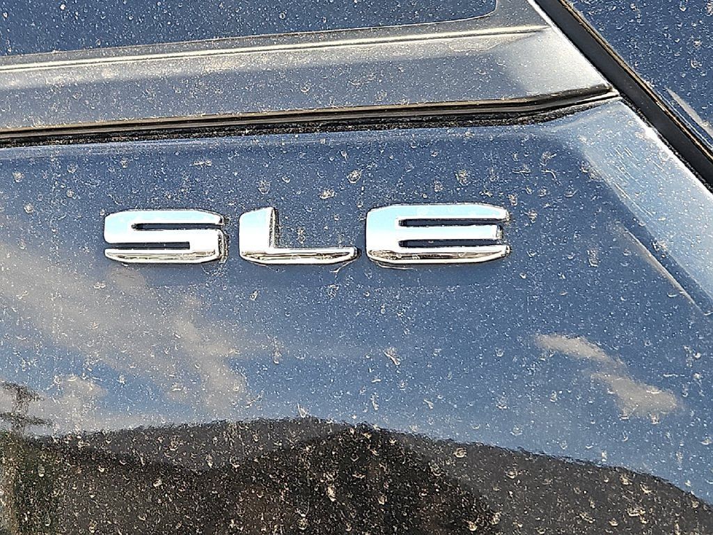 Used 2023 GMC Terrain SLE w/ Driver Convenience Package FWD image 15