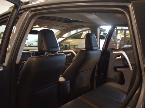 Used 2018 Toyota RAV4 Limited w/ Advanced Technology Package AWD/4WD image 56