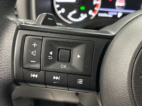 Used 2024 Nissan Rogue S FWD image 20