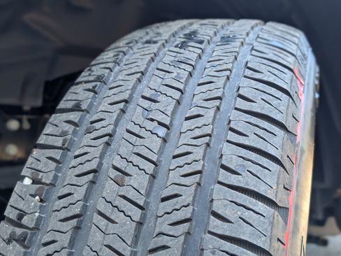 Used 2025 Jeep Wrangler Sahara image 34