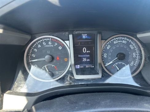 Used 2021 Toyota Tacoma SR5 w/ Trail Edition image 5