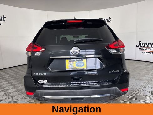 Used 2018 Nissan Rogue SV w/ Premium Package image 7