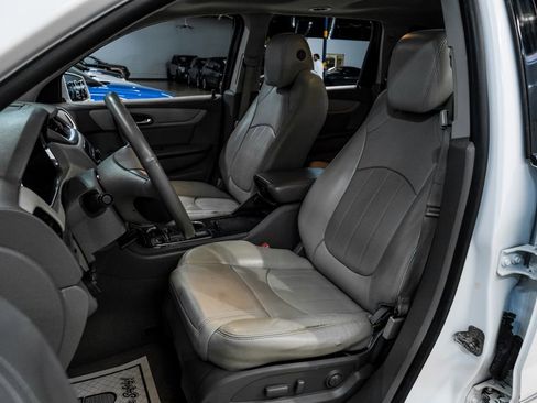 Used 2017 Chevrolet Traverse Premier FWD image 30