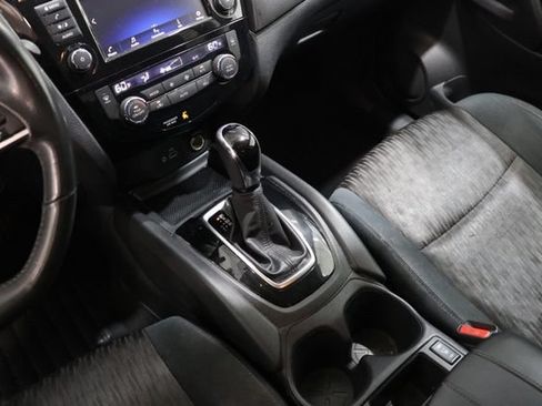 Used 2018 Nissan Rogue SV AWD/4WD image 26