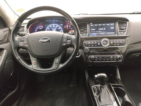 Used 2016 Kia Cadenza Limited image 22