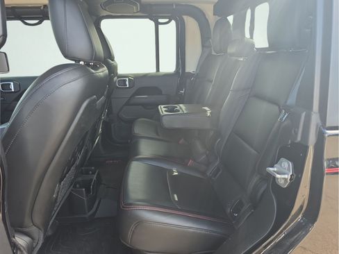 Used 2020 Jeep Gladiator Rubicon AWD/4WD image 17