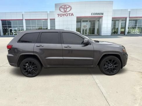 Used 2019 Jeep Grand Cherokee Altitude AWD/4WD image 35