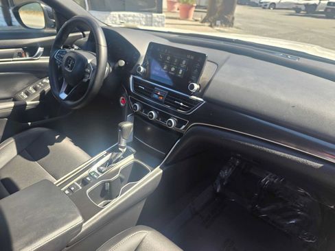 Used 2021 Honda Accord Sport image 11